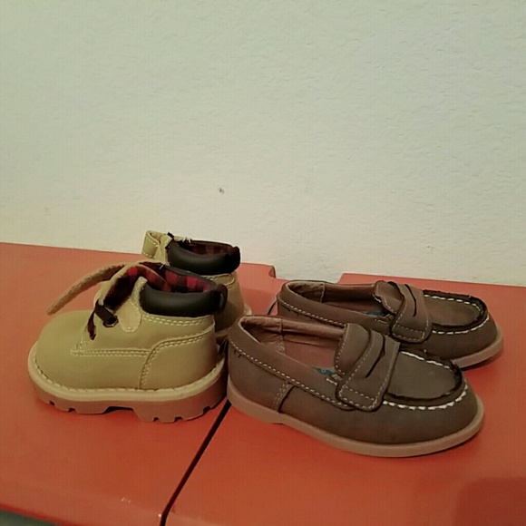 Carter's Shoes - 2 Paires boys shoes sizes 3 and 5